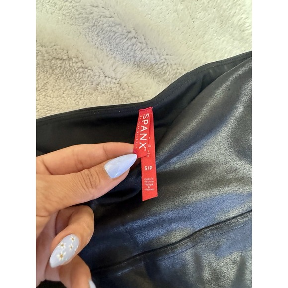 EUC! SPANX Quilted Faux Leather Shiny Moto Skinny Leggings Black Women's Sz S - Picture 6 of 9